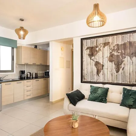 Lazuli Center Ap 42 * Ларнака