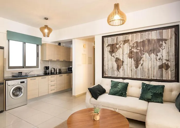 Lazuli Center Ap 42 * Ларнака